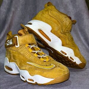 NIKE Air Griffey Max 1 “Wheat/Pollen”
